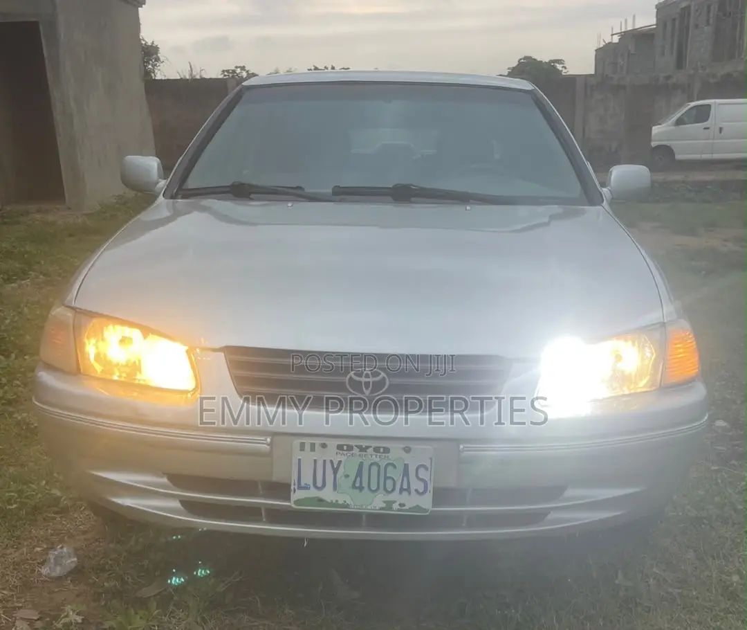Toyota Camry 2002 Silver