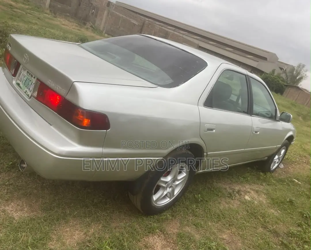 Toyota Camry 2002 Silver