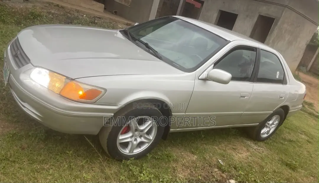 Toyota Camry 2002 Silver