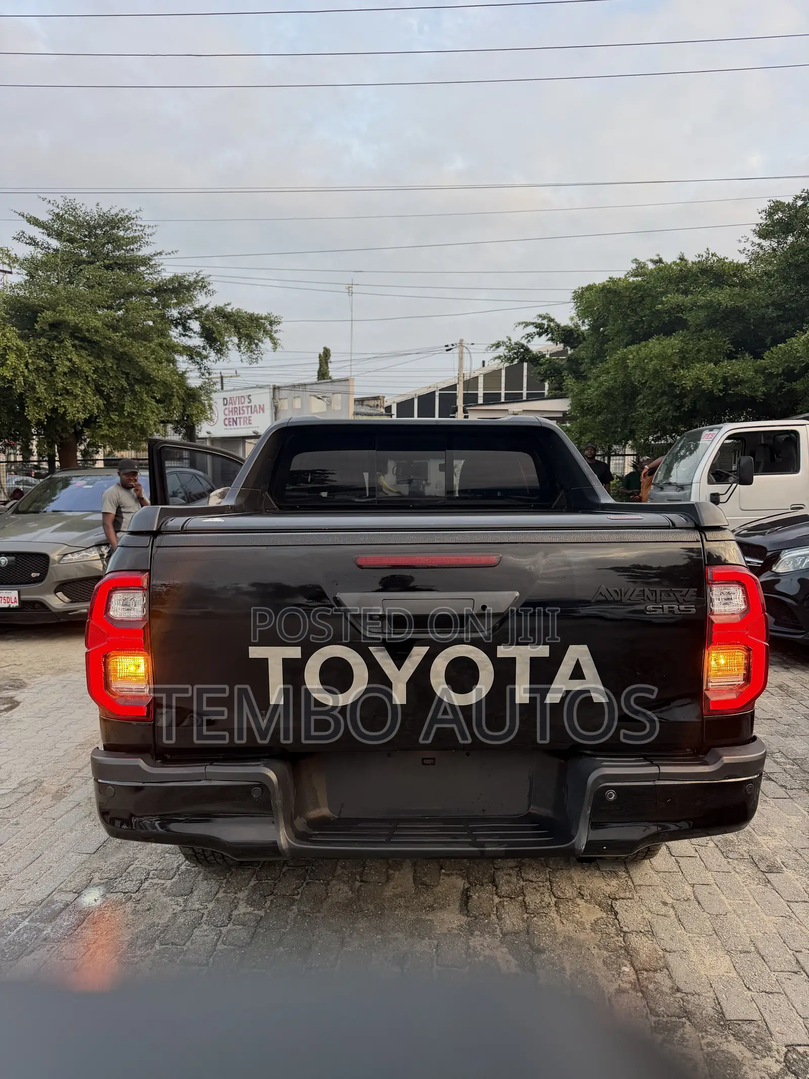Toyota Hilux 2024 Black