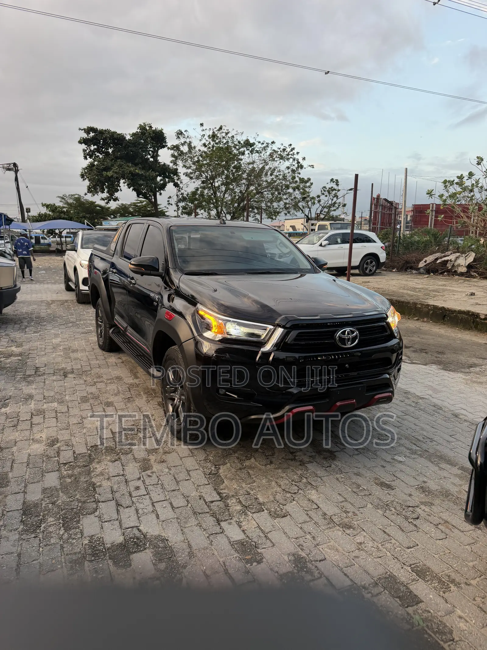 Toyota Hilux 2024 Black