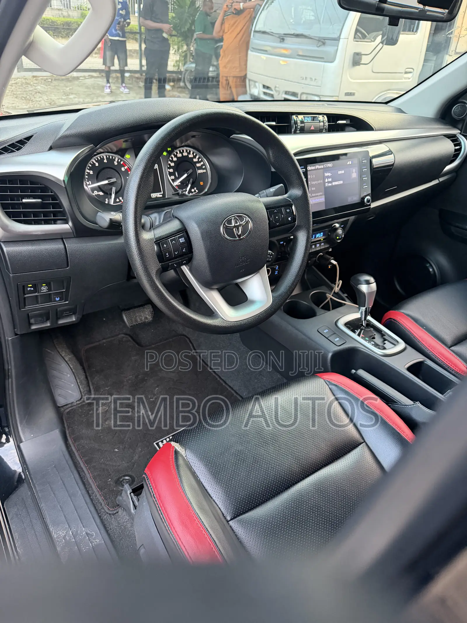 Toyota Hilux 2024 Black