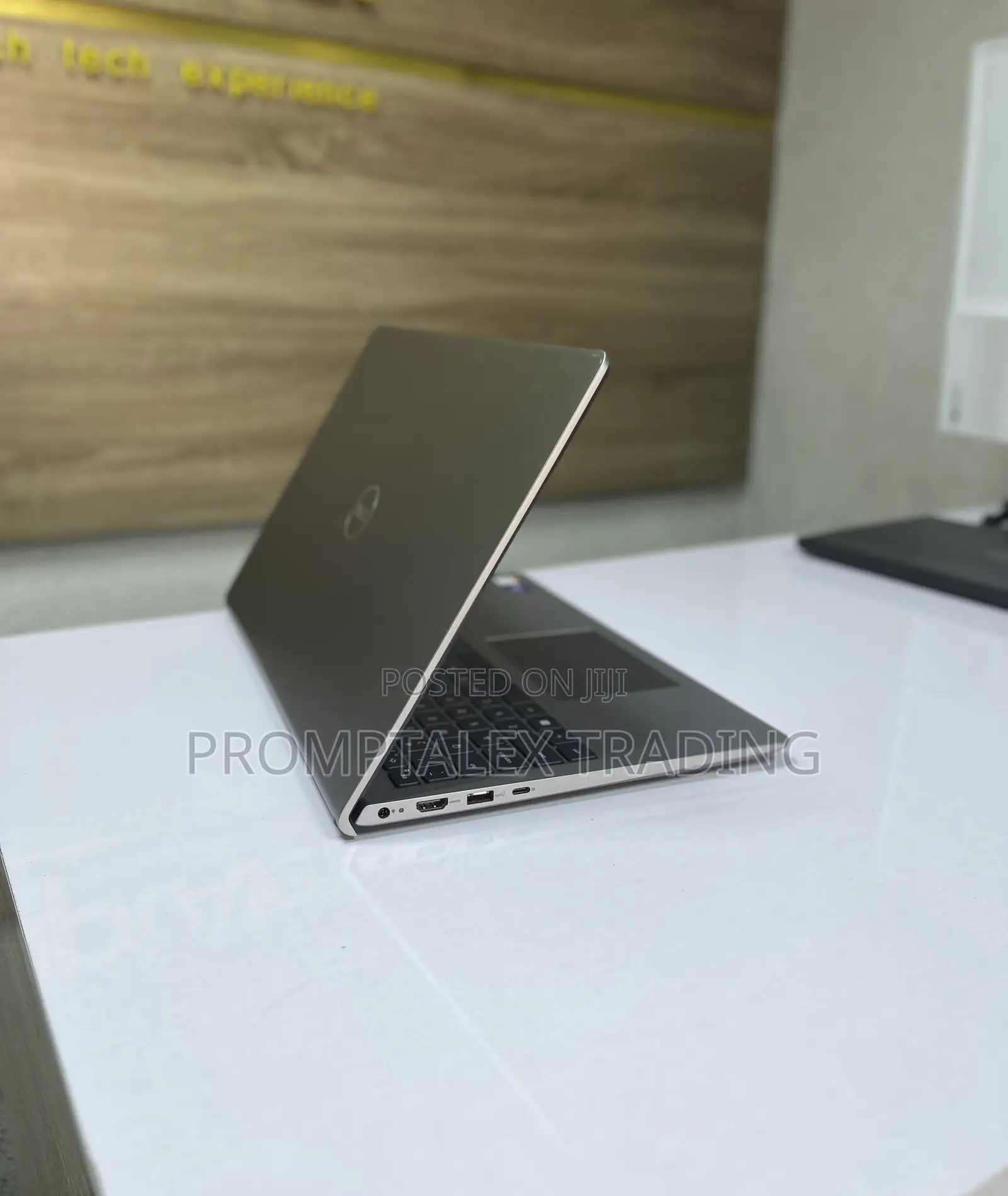Laptop Dell Vostro 15 3530 16GB Intel Core i7 SSD 512GB