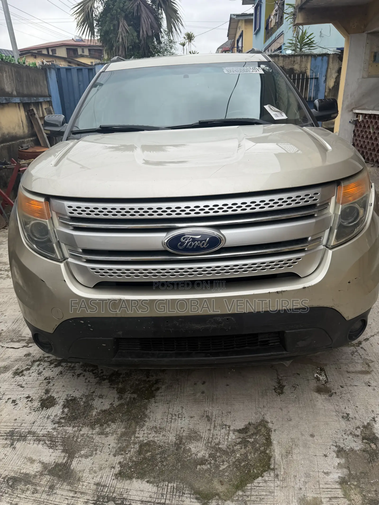 Ford Explorer XLT 4dr 4x4 (3.5L 6cyl 6A) 2011 Gold
