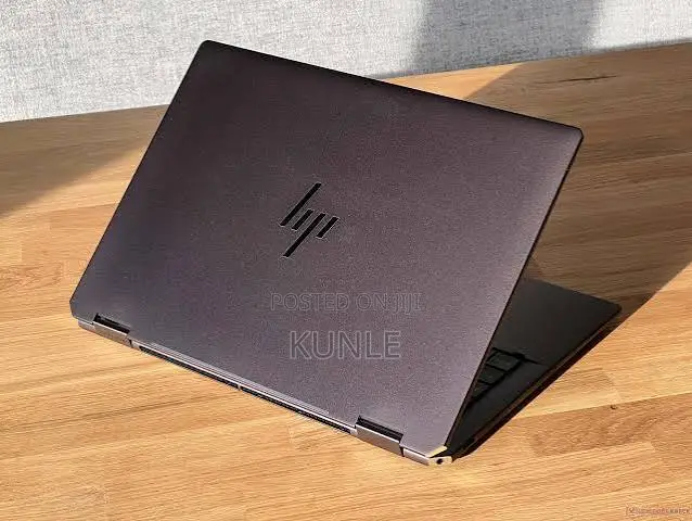 New Laptop HP 14-ep0063 16GB Intel Core Ultra 7 SSD 1T