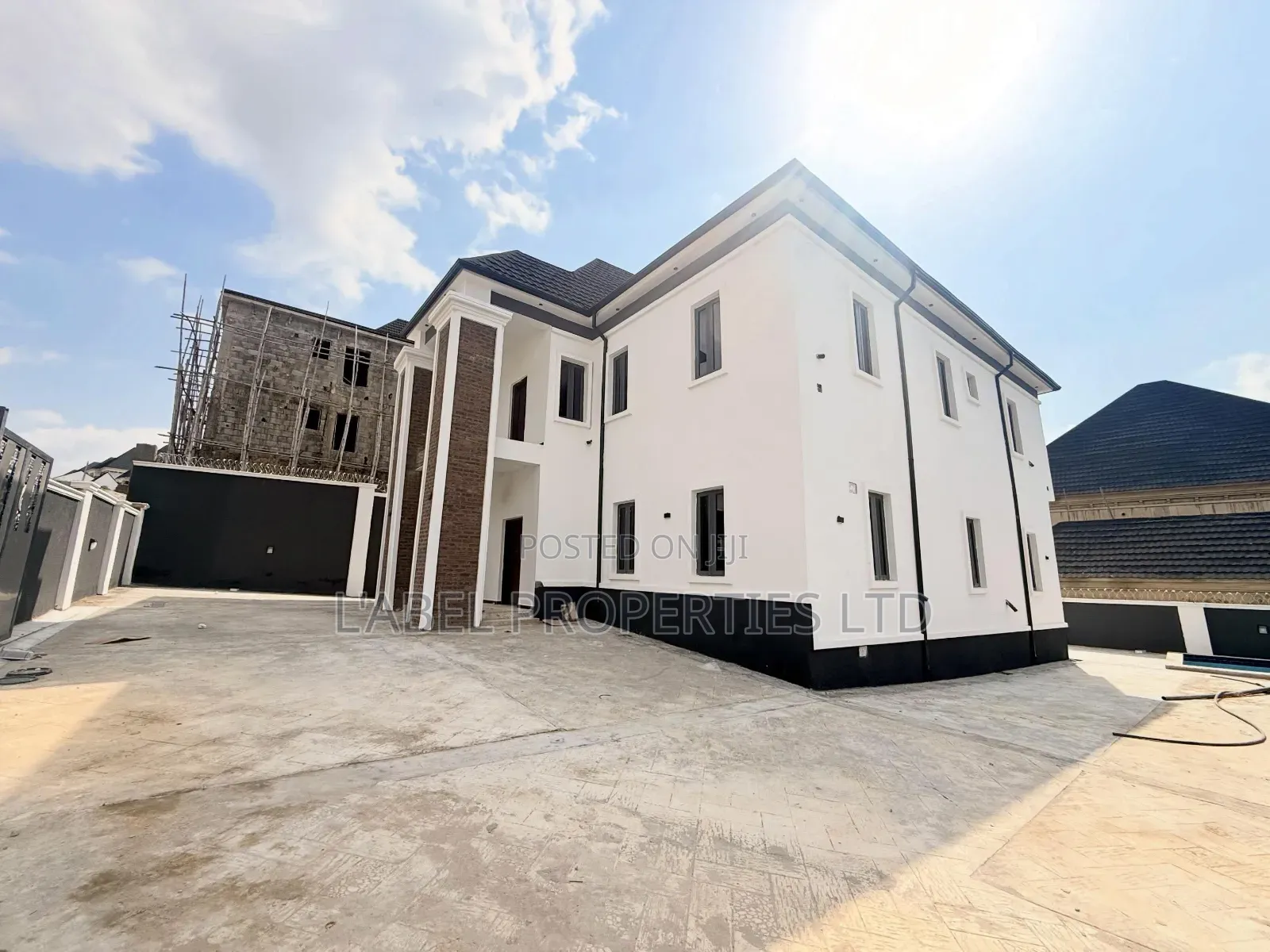 5bdrm Duplex in Galadimawa for sale