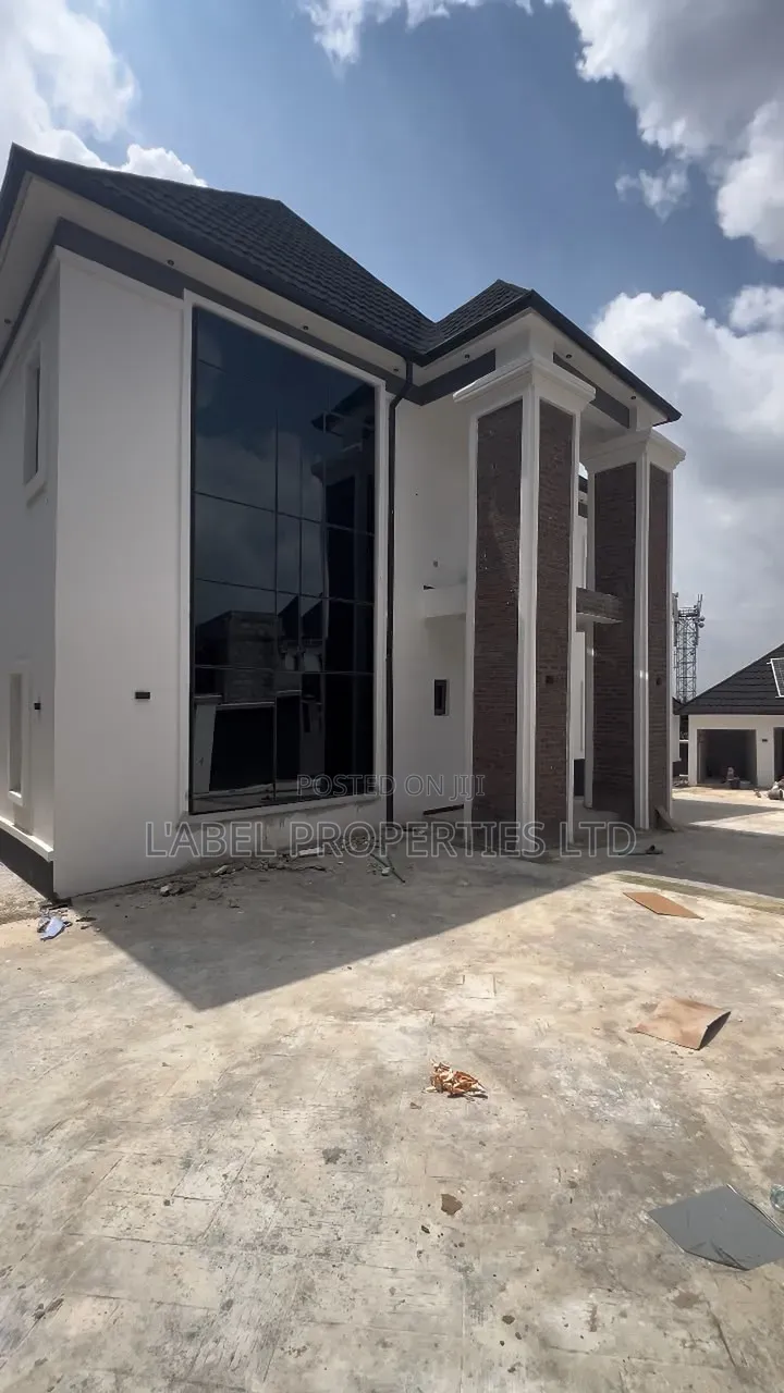 5bdrm Duplex in Galadimawa for sale
