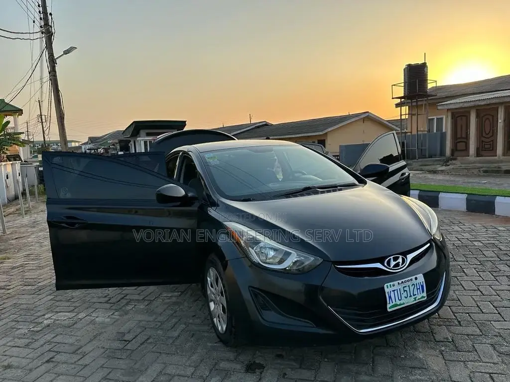 Hyundai Elantra 2014 Red