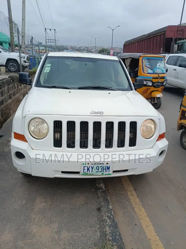 Jeep Cherokee 2008 White