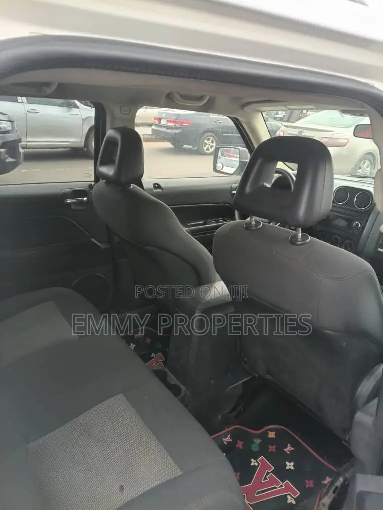 Jeep Cherokee 2008 White