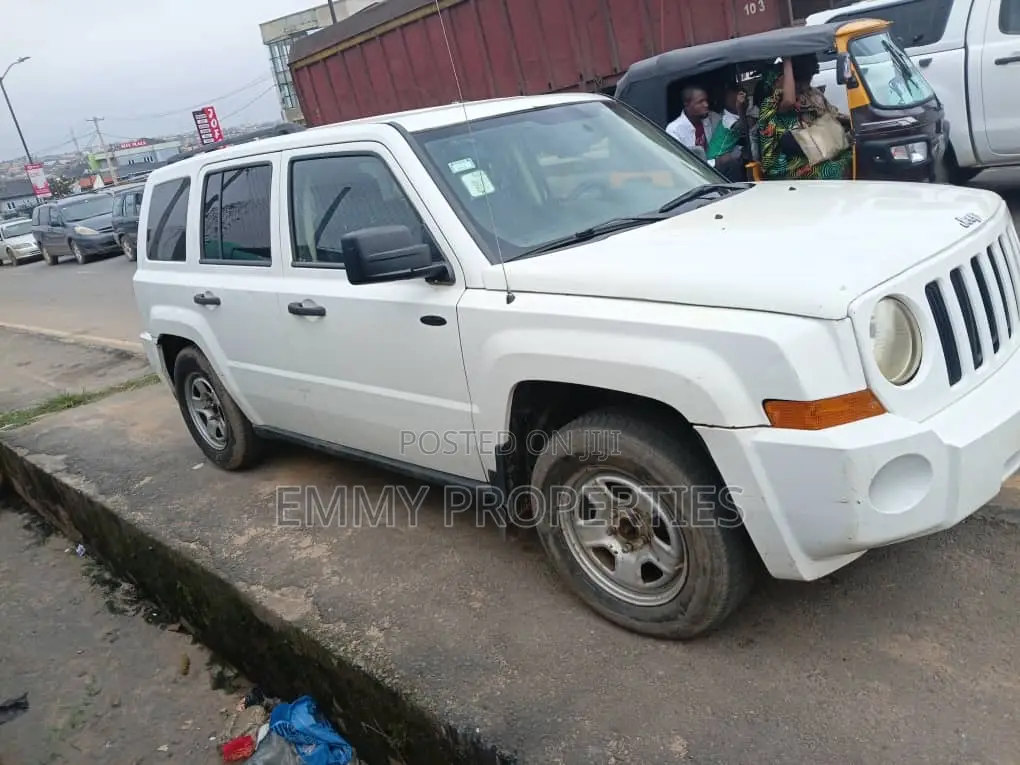 Jeep Cherokee 2008 White