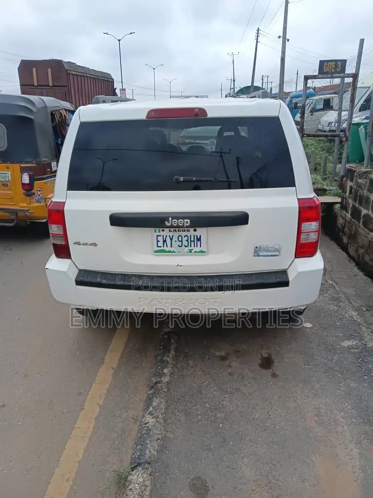 Jeep Cherokee 2008 White