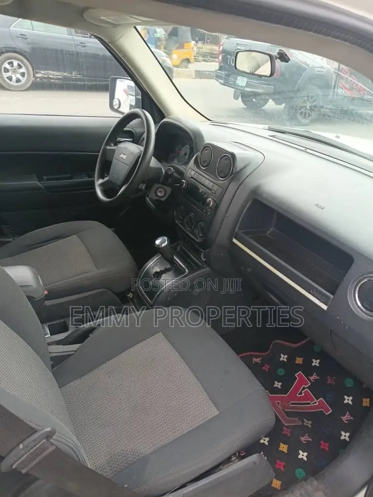 Jeep Cherokee 2008 White