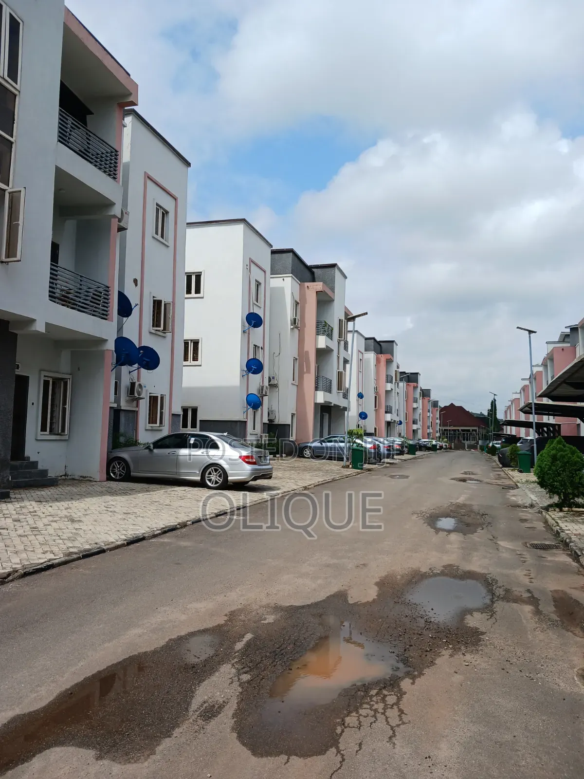 5bdrm Duplex in Dawaki for sale