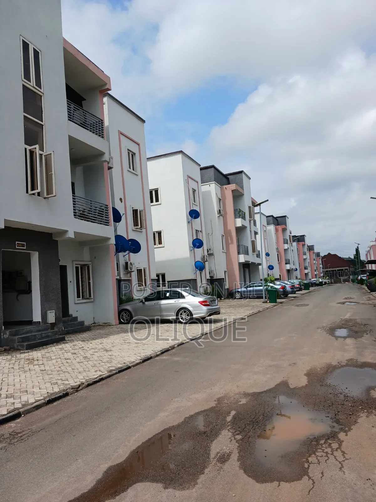 5bdrm Duplex in Dawaki for sale