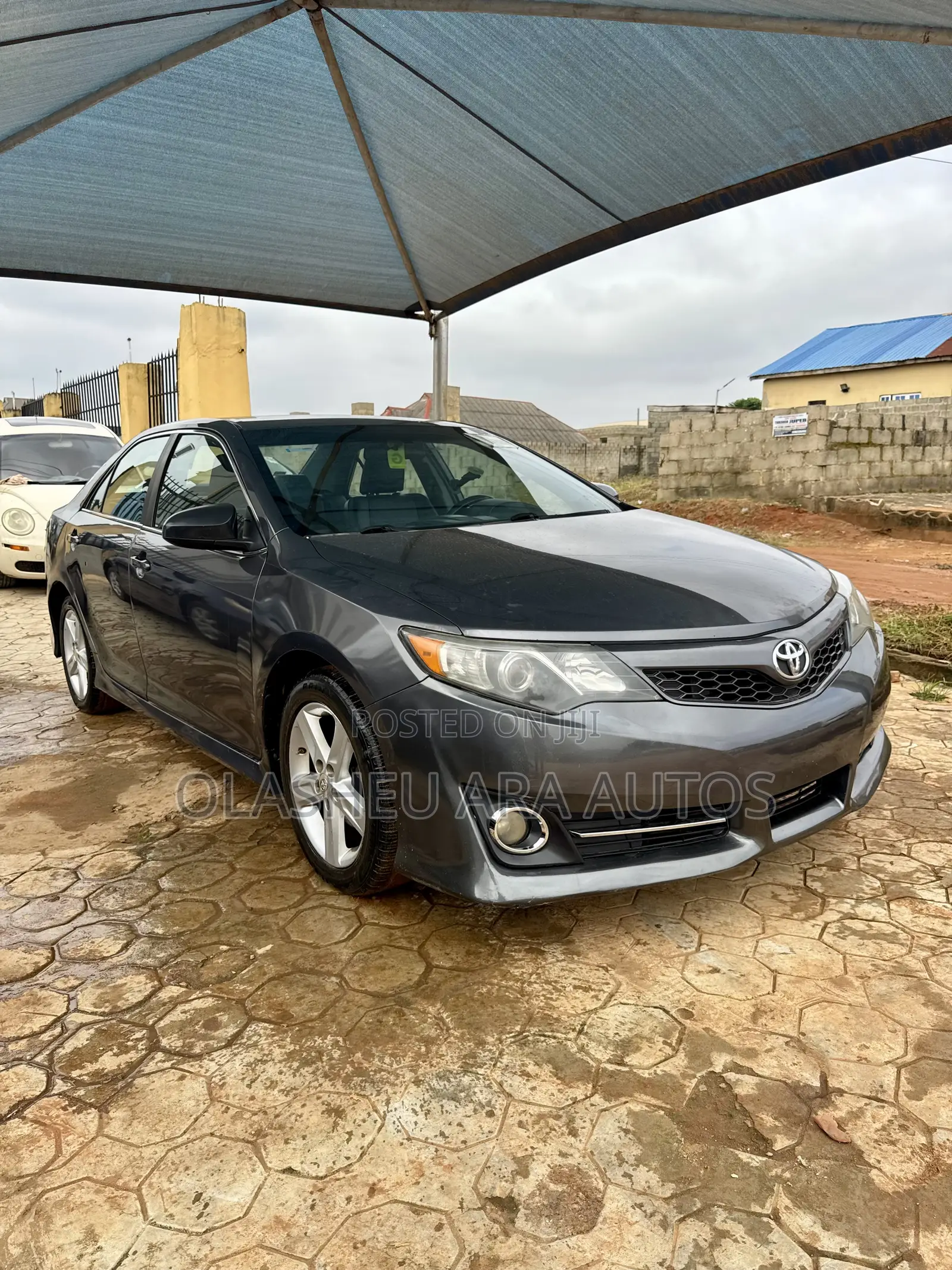 Toyota Camry SE 4dr Sedan (2.5L 4cyl 6A) 2013 Gray
