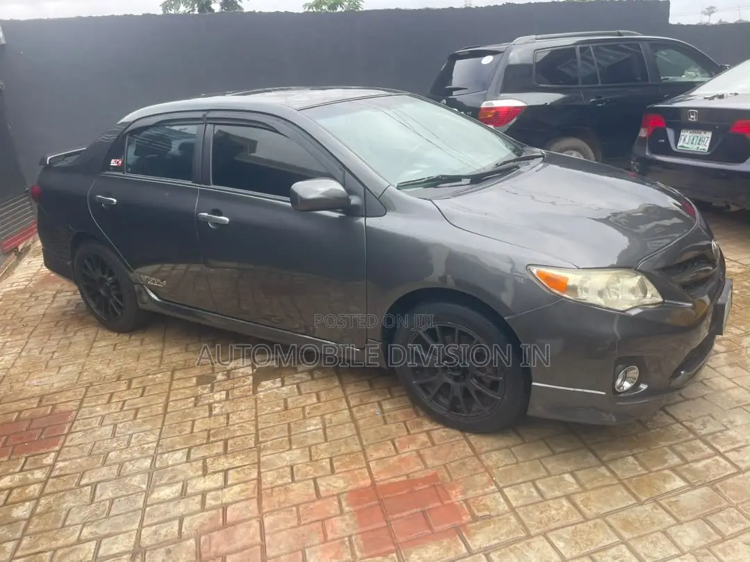 Toyota Corolla S 4dr Sedan (1.8L 4cyl 4A) 2013 Gray