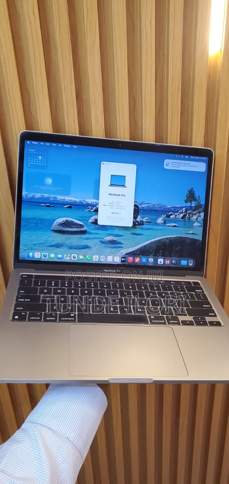 Laptop Apple MacBook Pro 2022 M2 8GB Apple M2 SSD 256GB