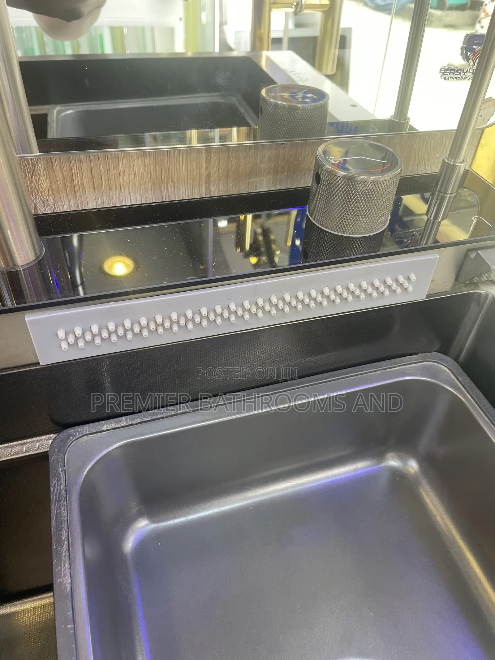 Luxury 5 Buttons Kitchen Sink With Tap