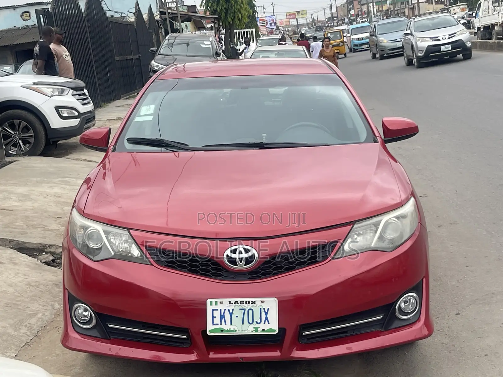 Toyota Camry SE 4dr Sedan (2.5L 4cyl 6A) 2014 Red