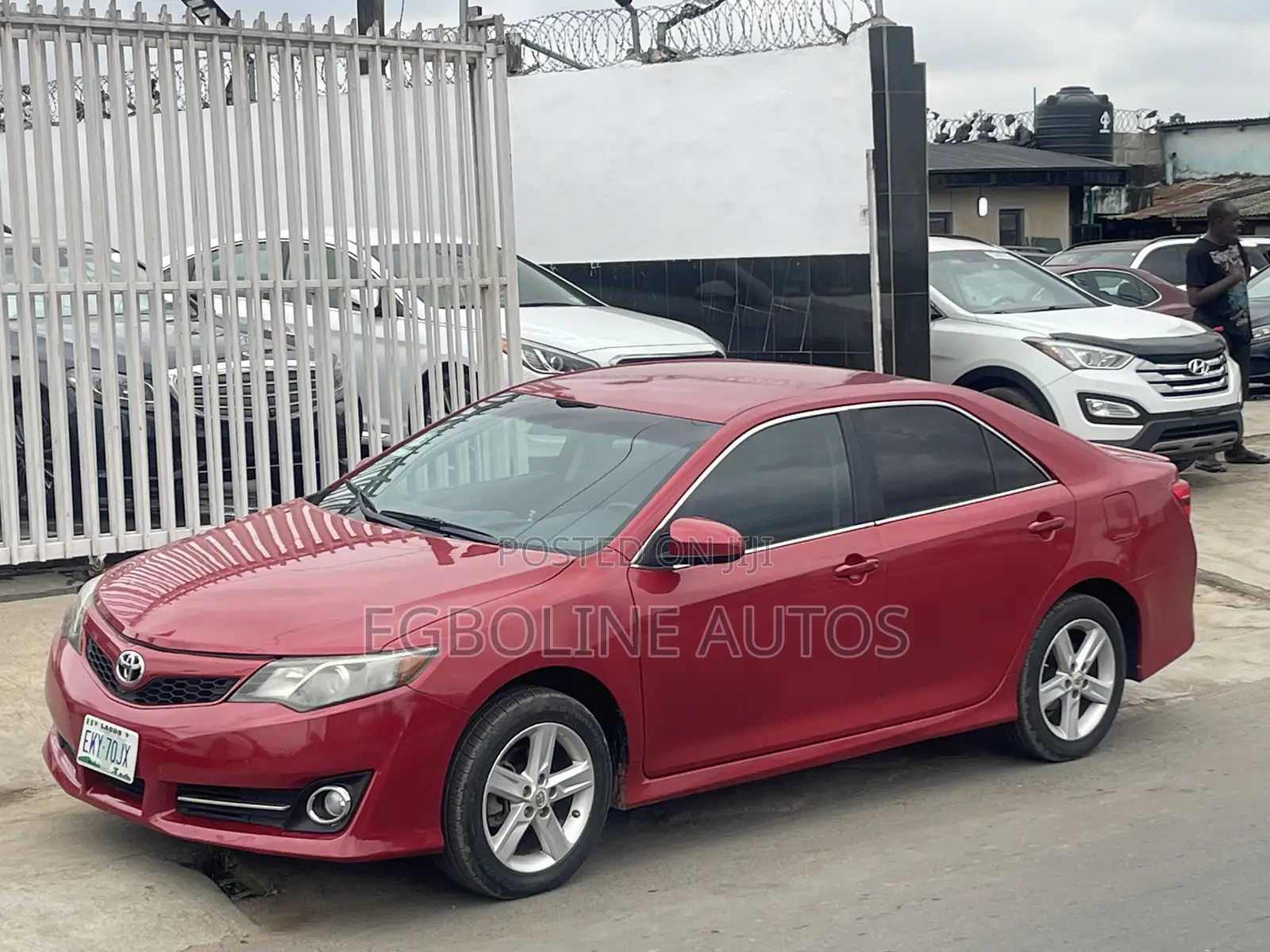 Toyota Camry SE 4dr Sedan (2.5L 4cyl 6A) 2014 Red
