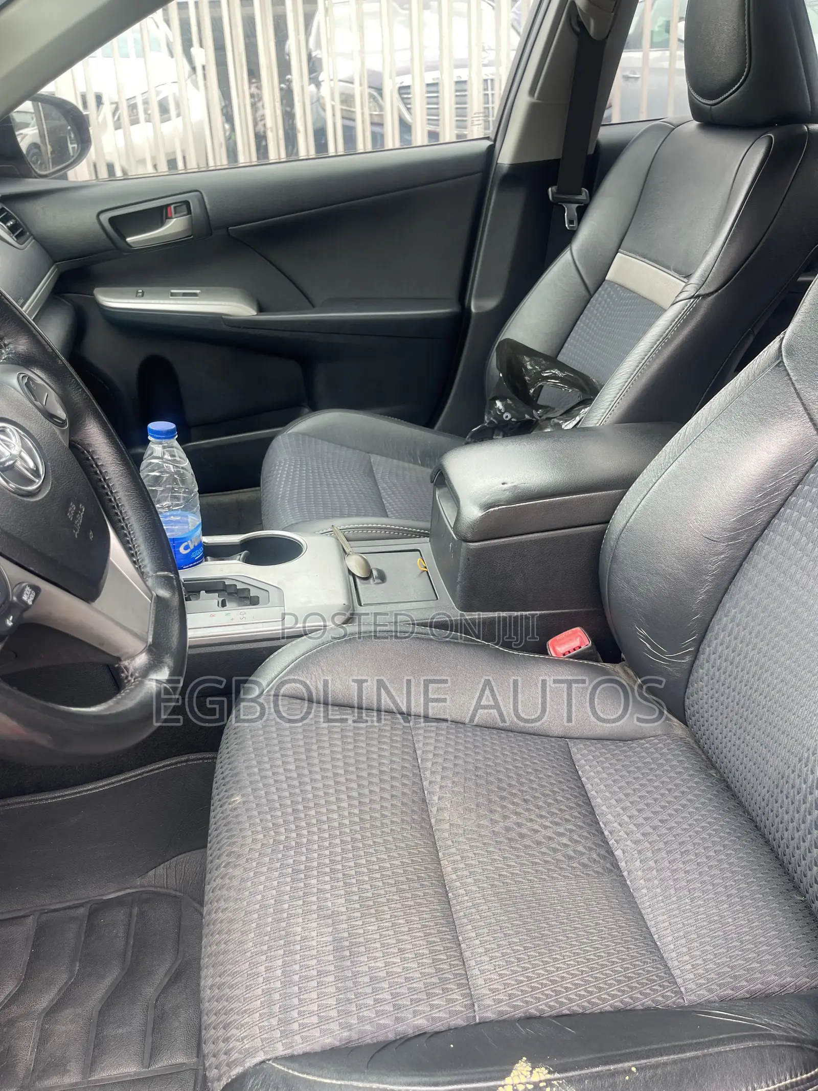 Toyota Camry SE 4dr Sedan (2.5L 4cyl 6A) 2014 Red