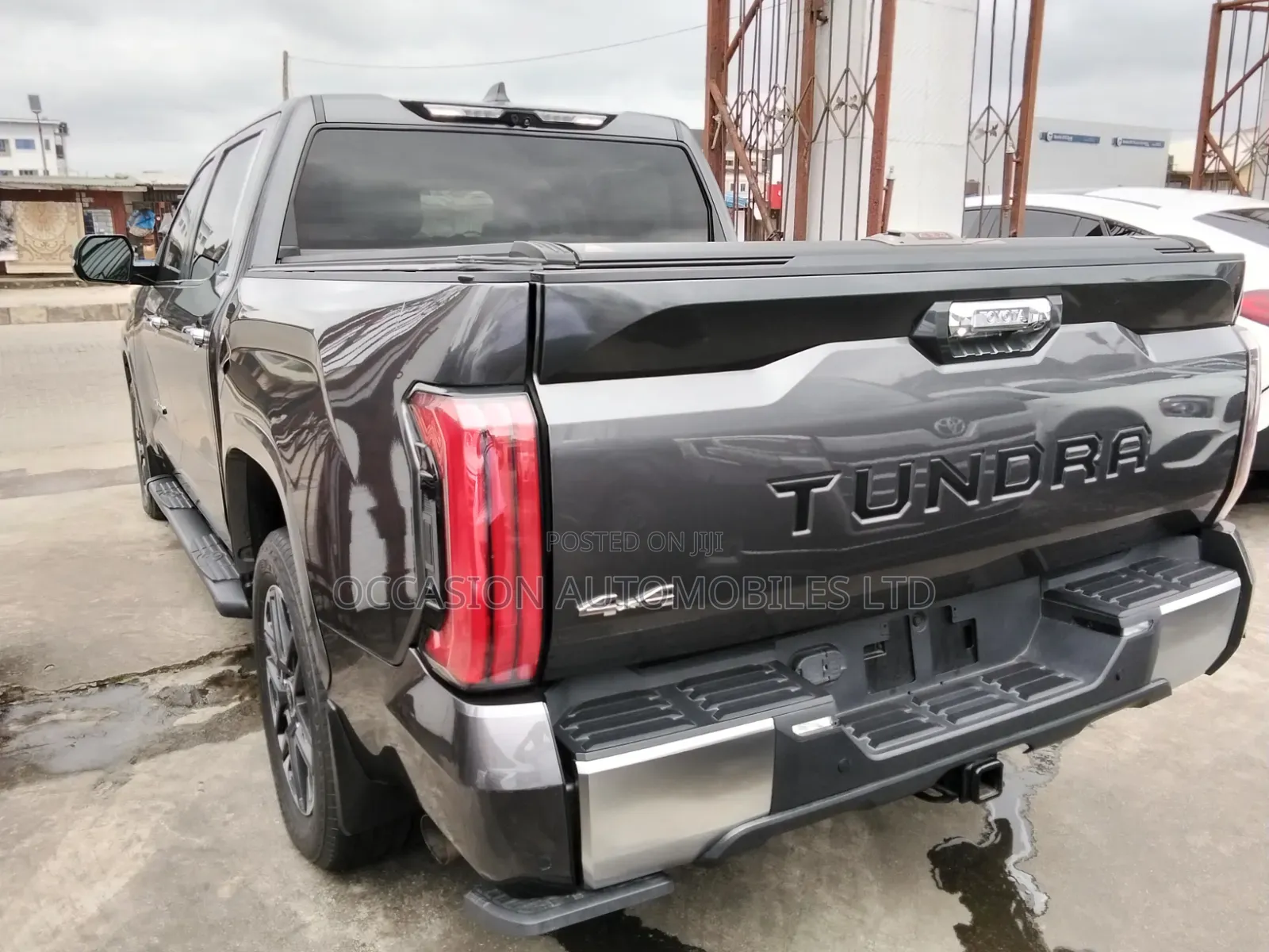 Toyota Tundra 2025 Gray