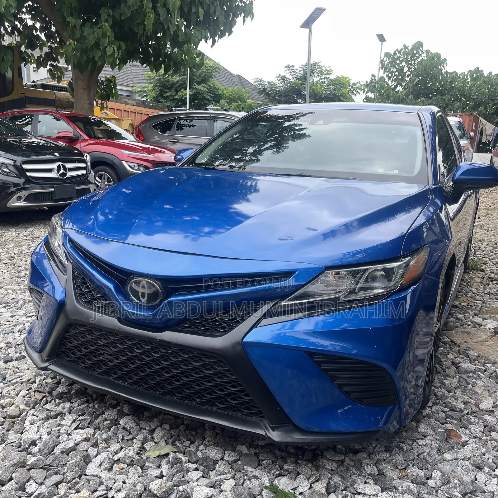 Toyota Camry SE (2.5L 4cyl 8A) 2019 Blue