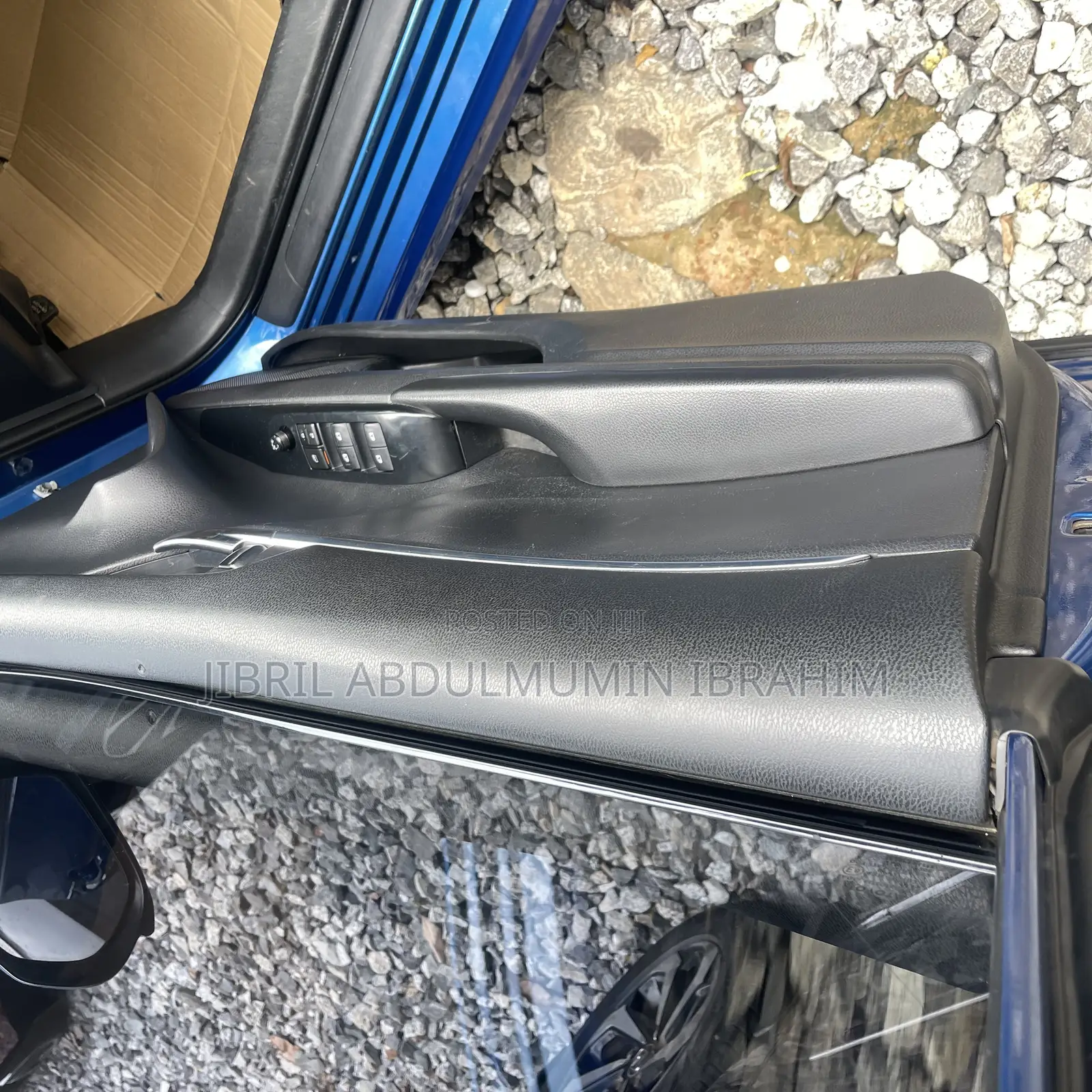 Toyota Camry SE (2.5L 4cyl 8A) 2019 Blue