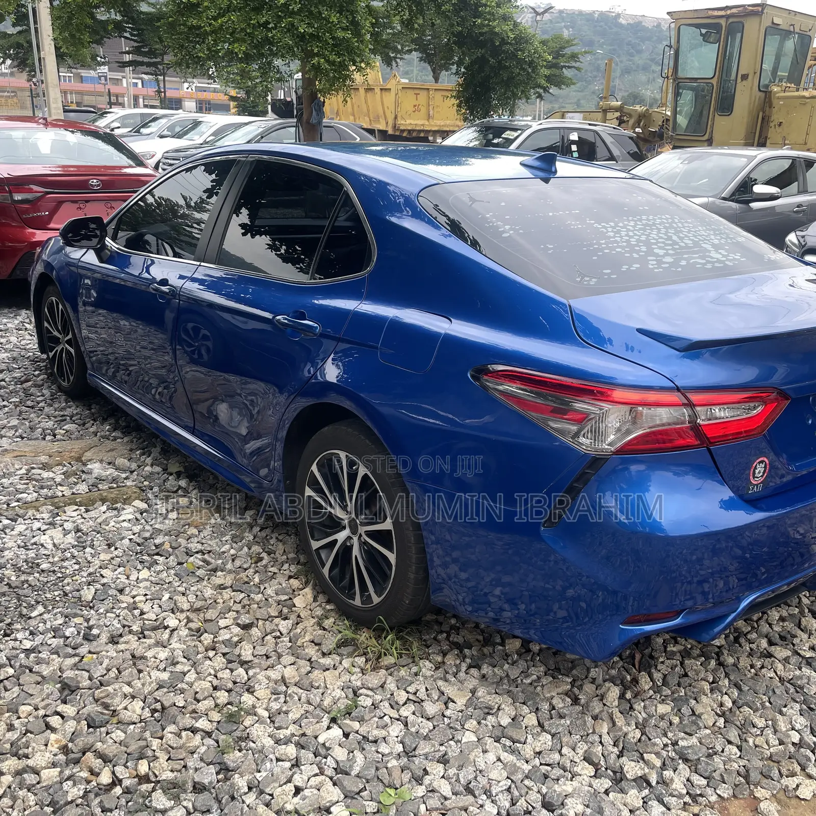 Toyota Camry SE (2.5L 4cyl 8A) 2019 Blue
