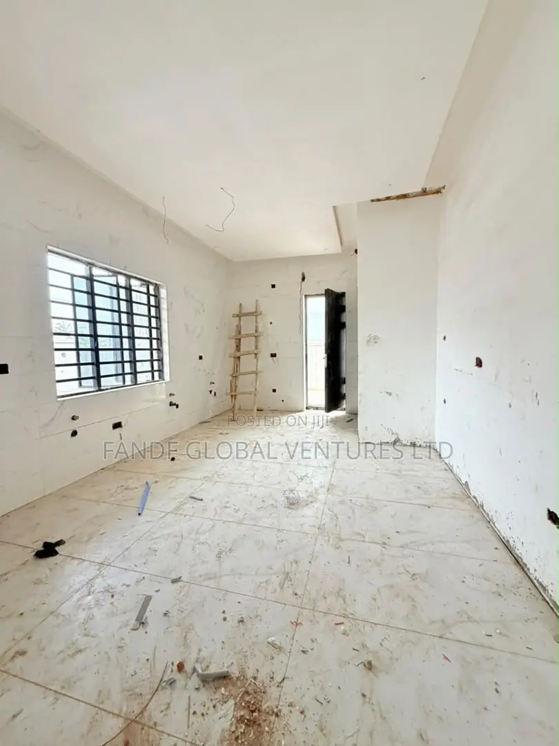 5bdrm Duplex in Ogudu GRA for sale