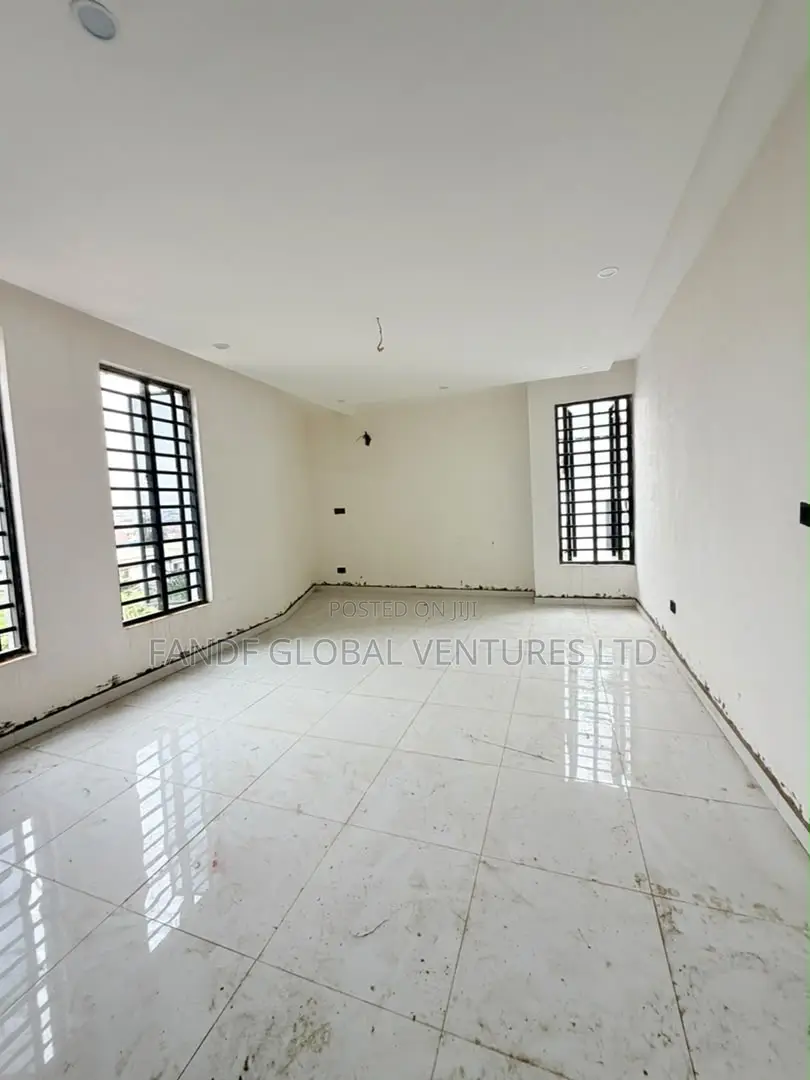 5bdrm Duplex in Ogudu GRA for sale