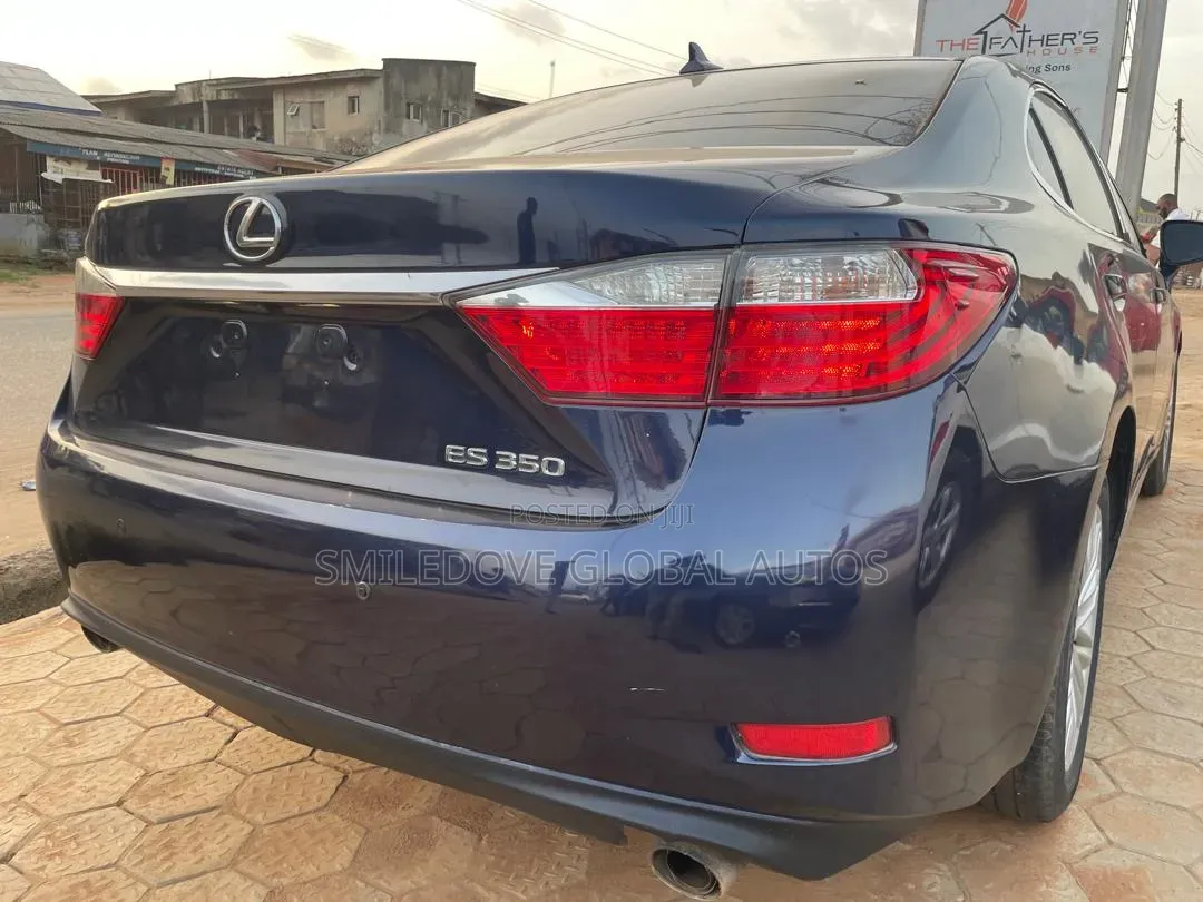 Lexus ES 2013 Blue