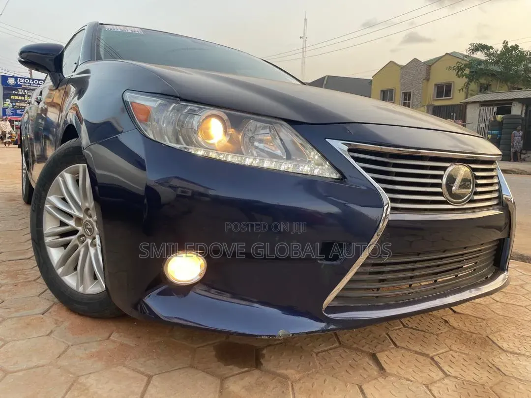Lexus ES 2013 Blue