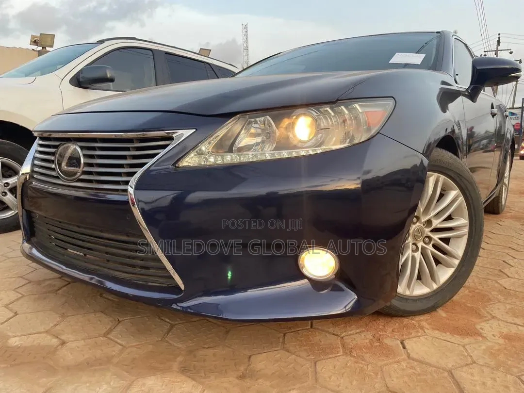 Lexus ES 2013 Blue
