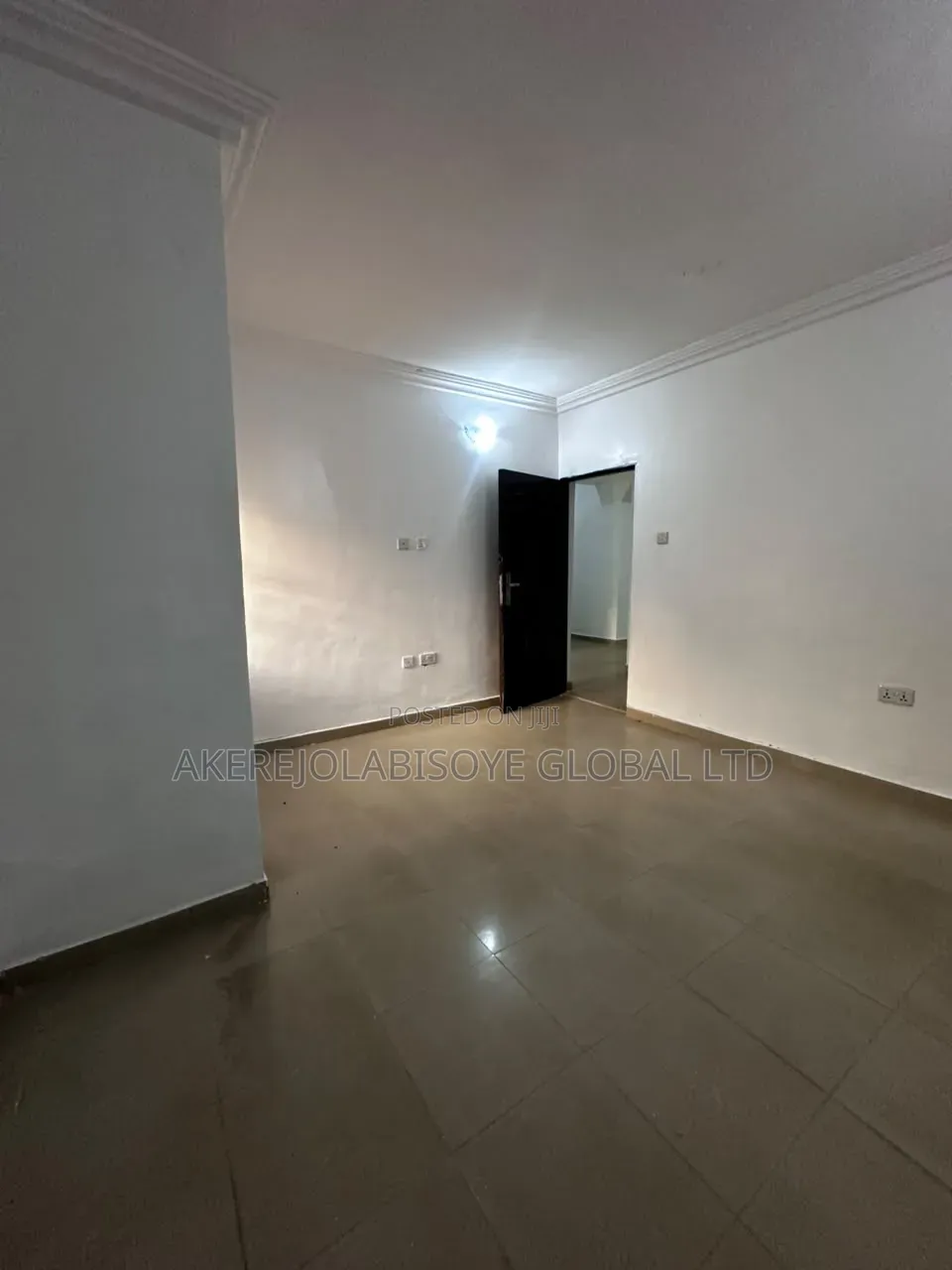 3bdrm Block of Flats in Wuse Zone Abuja for rent