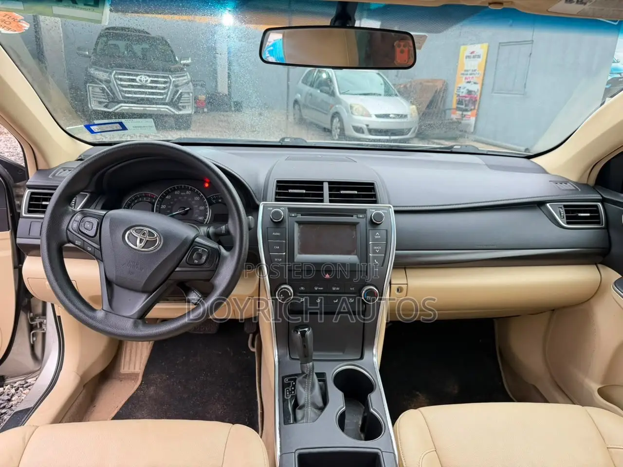 Toyota Camry SE 4dr Sedan (2.5L 4cyl 6A) 2015 Gold