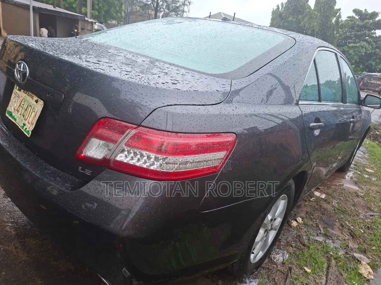 Toyota Camry LE V6 4dr Sedan (3.5L 6cyl 6A) 2011 Gray