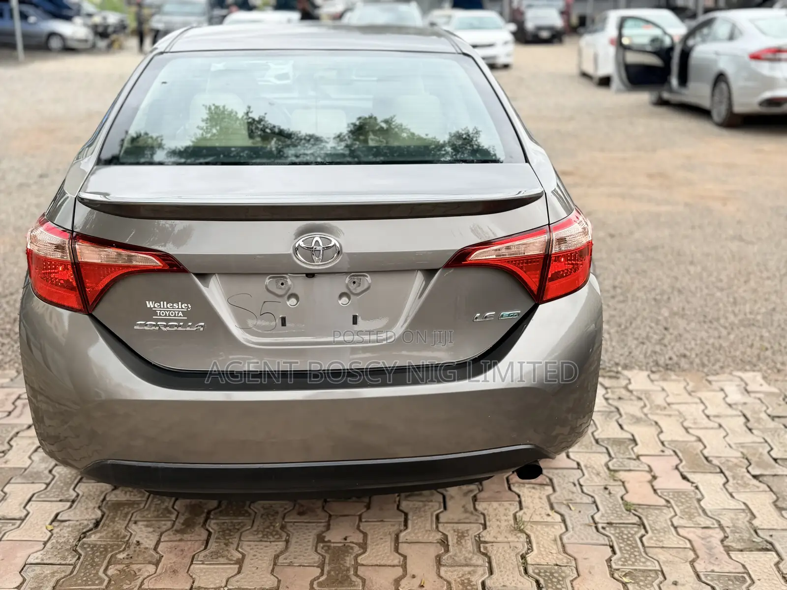 Toyota Corolla LE ECO 4dr Sedan (1.8L 4cyl CVT) 2017 Brown