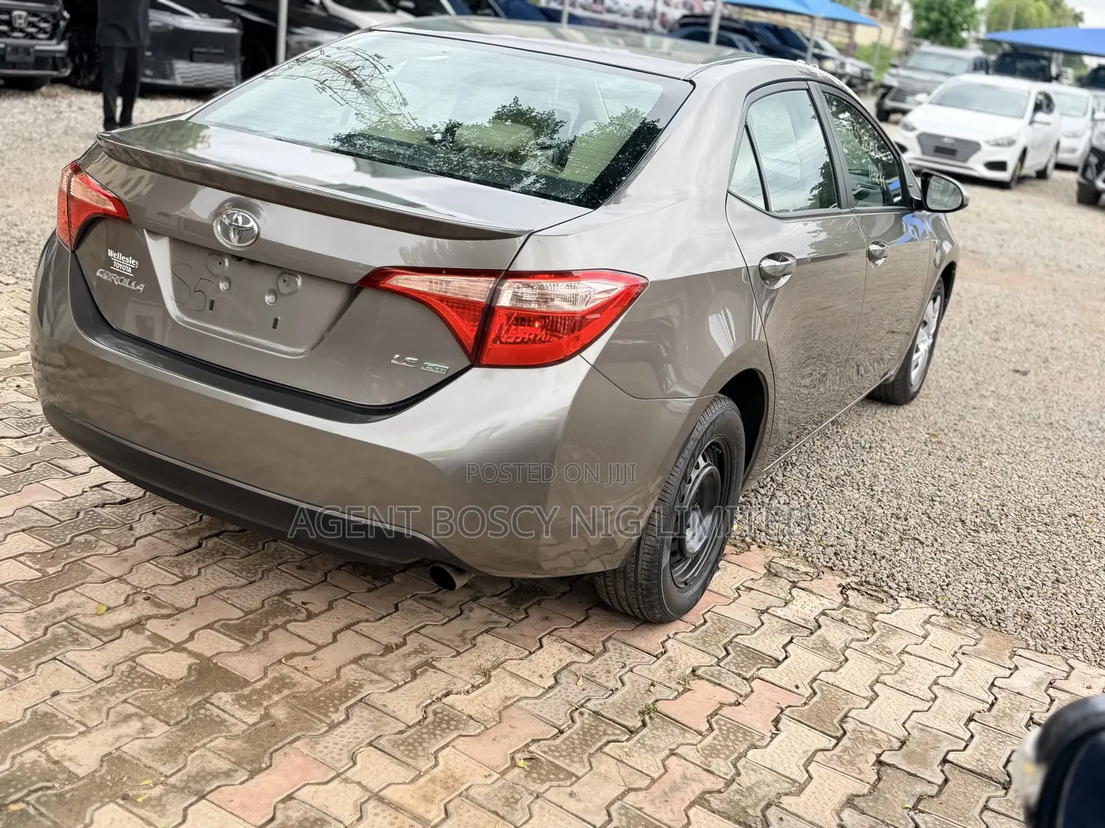 Toyota Corolla LE ECO 4dr Sedan (1.8L 4cyl CVT) 2017 Brown