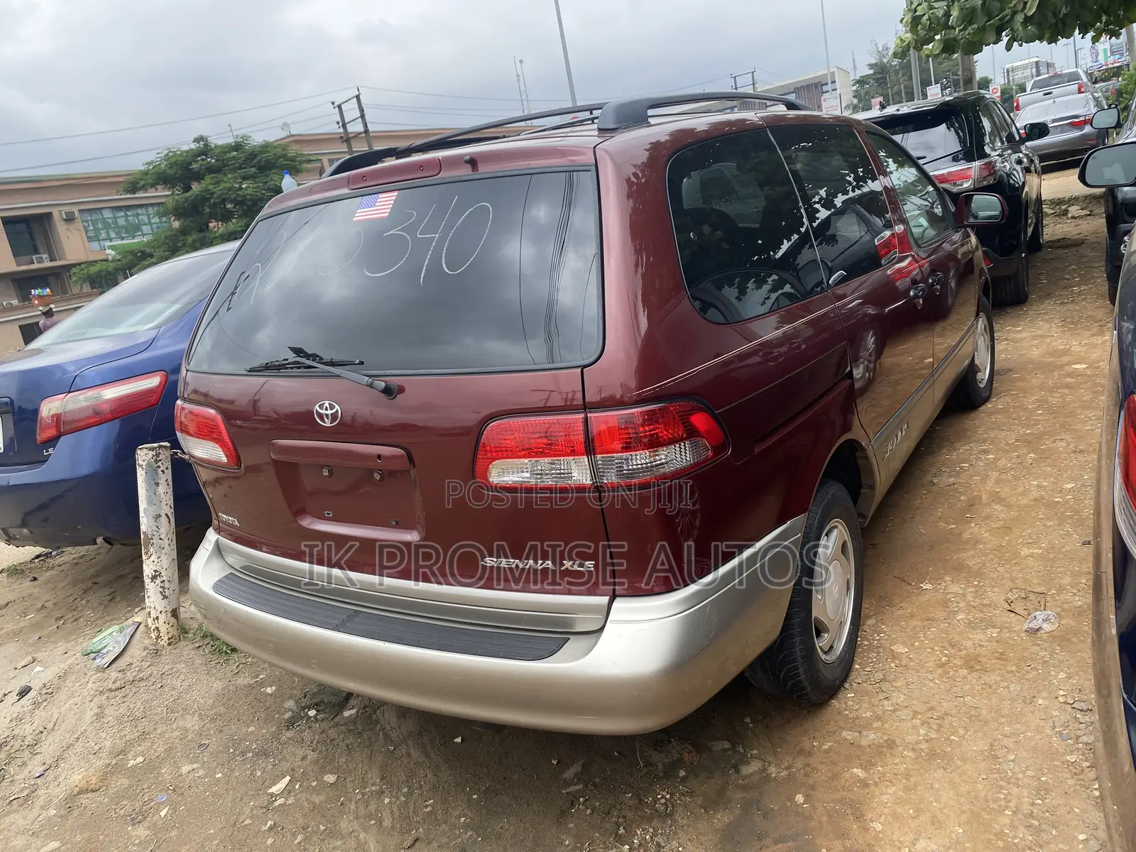 Toyota Sienna 2001 Red