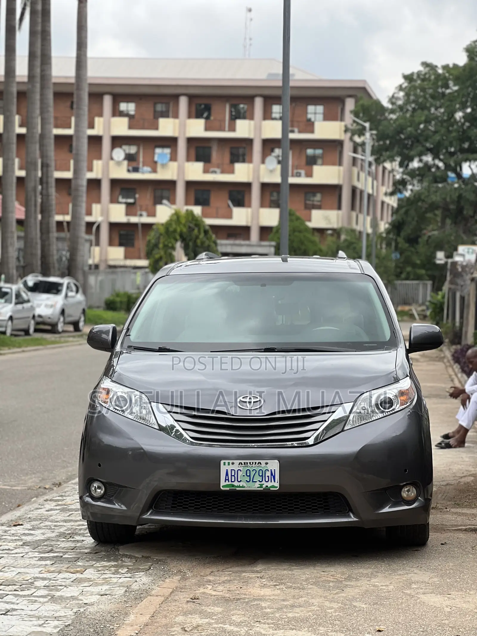 Toyota Sienna XLE 7 Passenger 2010 Silver