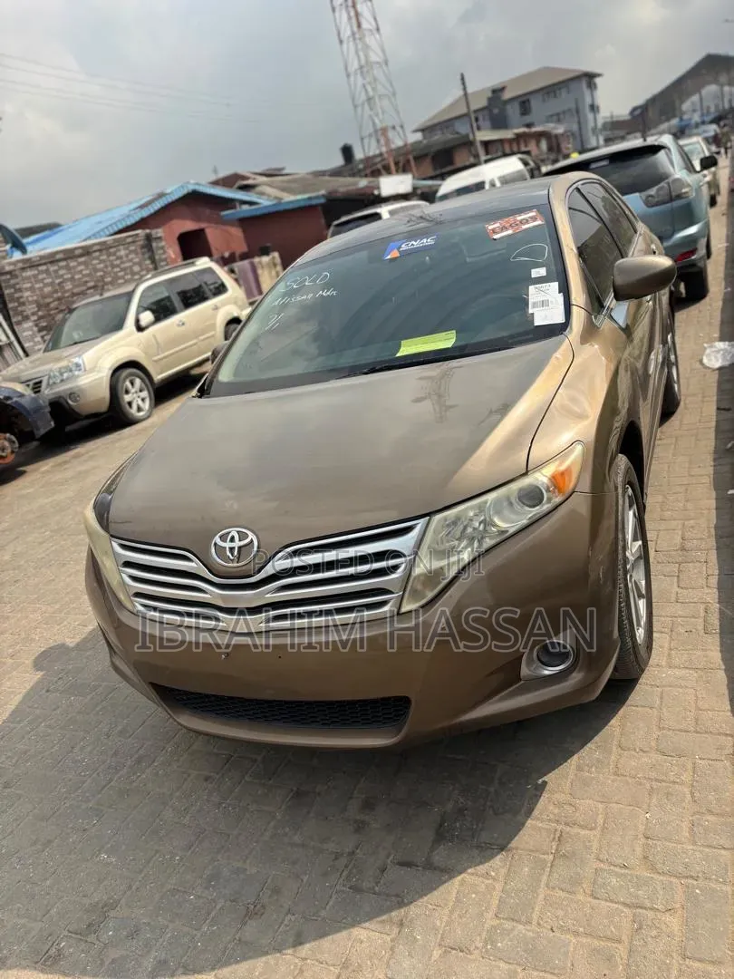 Toyota Venza 2011 Gold
