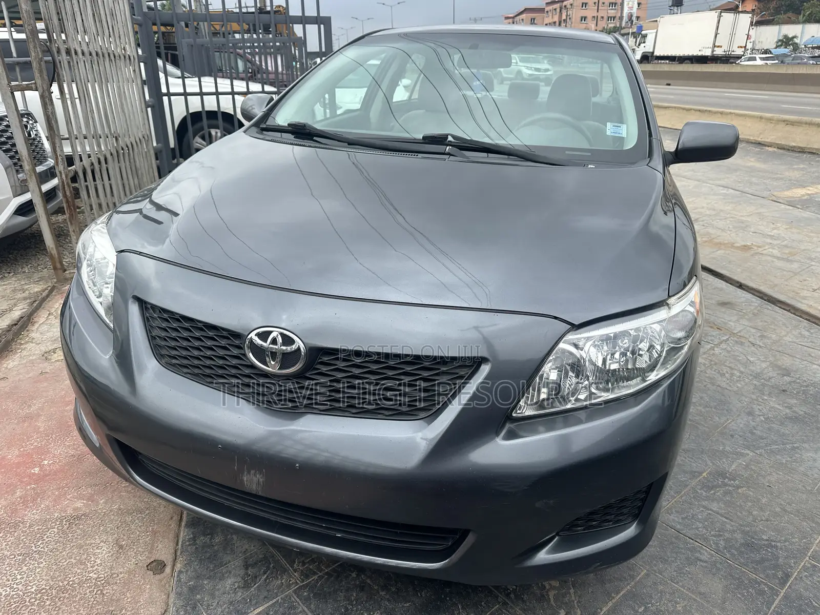 Toyota Corolla Base 4dr Sedan (1.8L 4cyl 5M) 2009 Gray