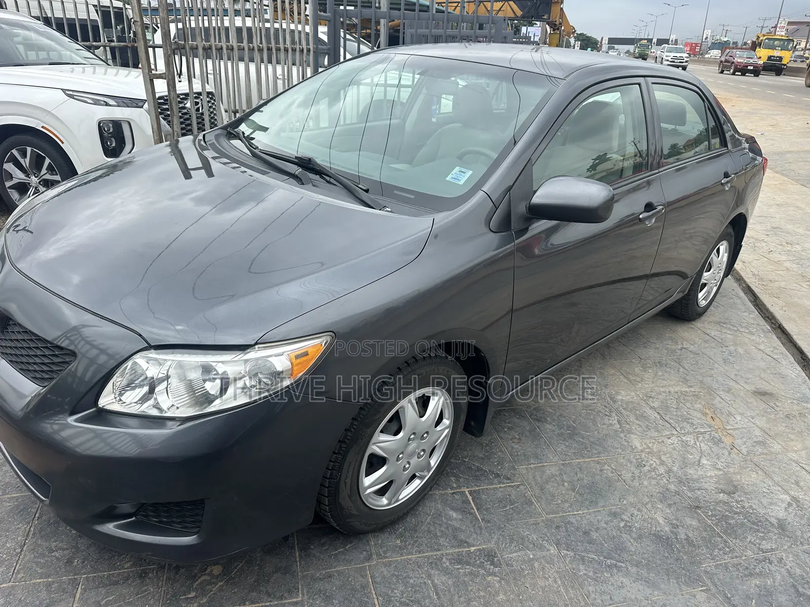 Toyota Corolla Base 4dr Sedan (1.8L 4cyl 5M) 2009 Gray