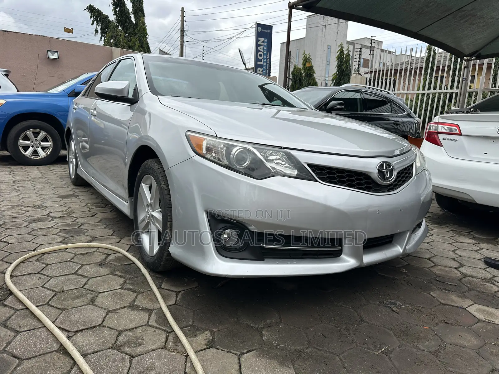 Toyota Camry SE 4dr Sedan (2.5L 4cyl 6A) 2012 Silver