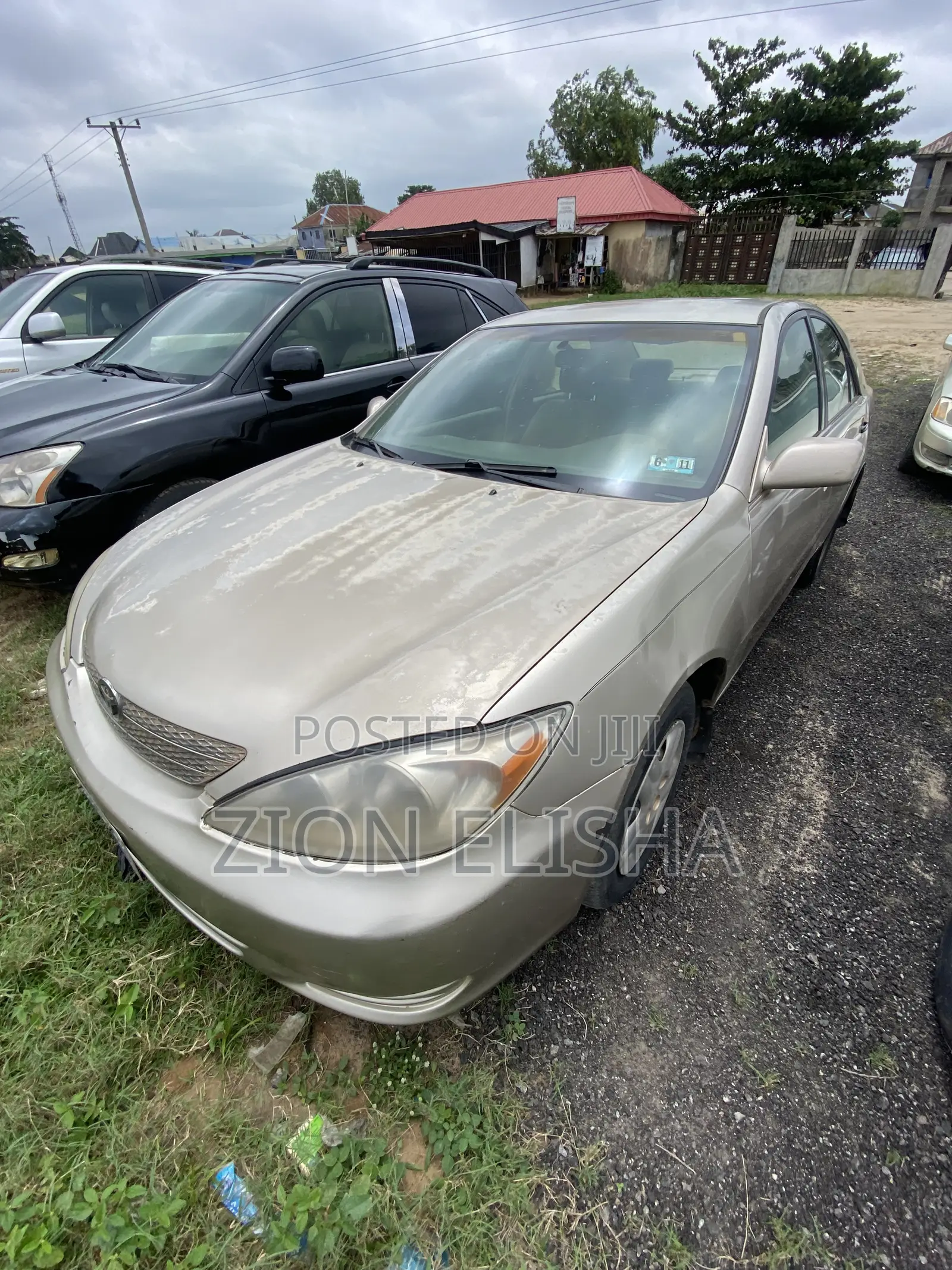 Toyota Camry SE V6 4dr Sedan (3.3L 6cyl 5A) 2004 Gold
