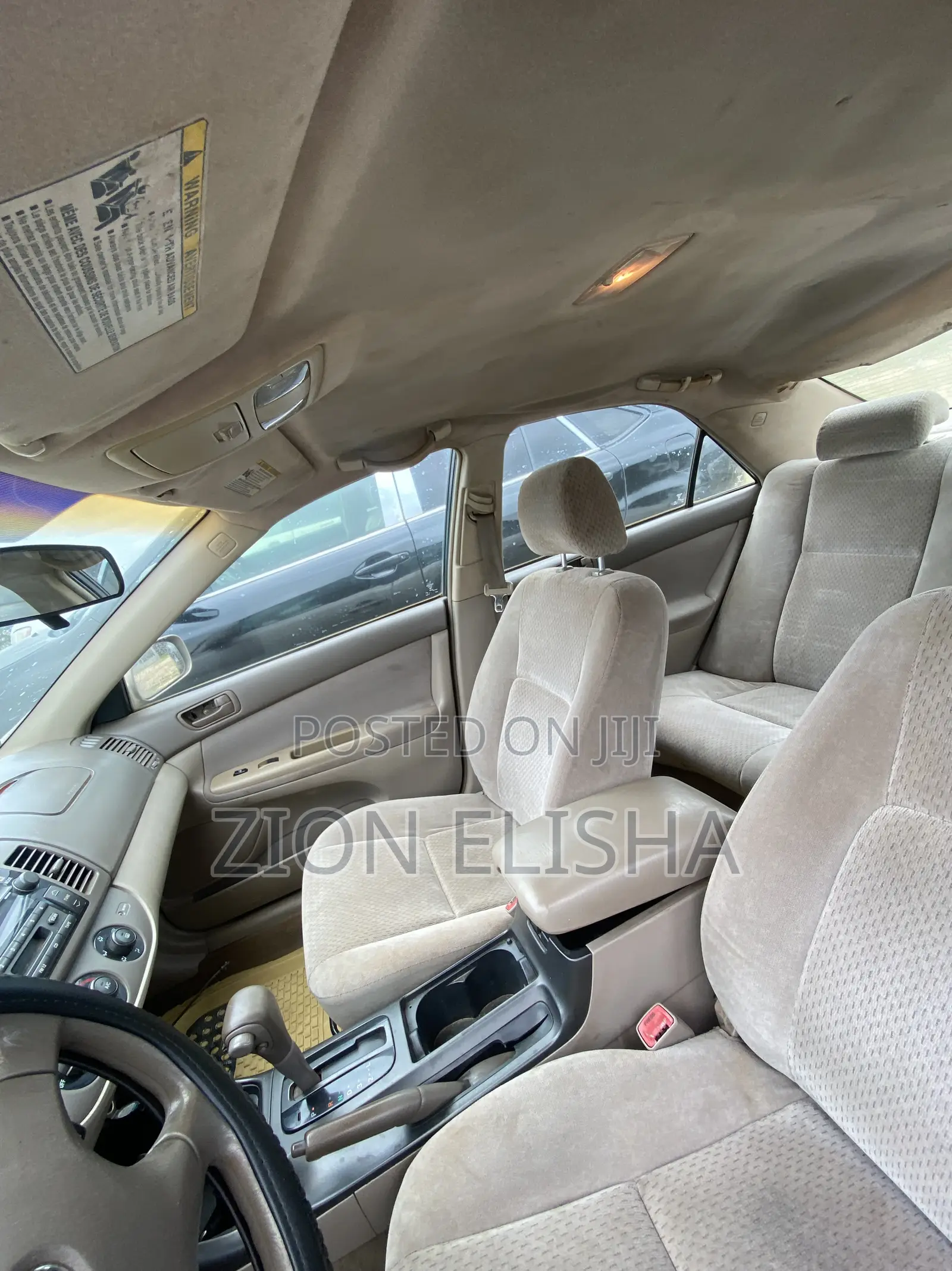 Toyota Camry SE V6 4dr Sedan (3.3L 6cyl 5A) 2004 Gold