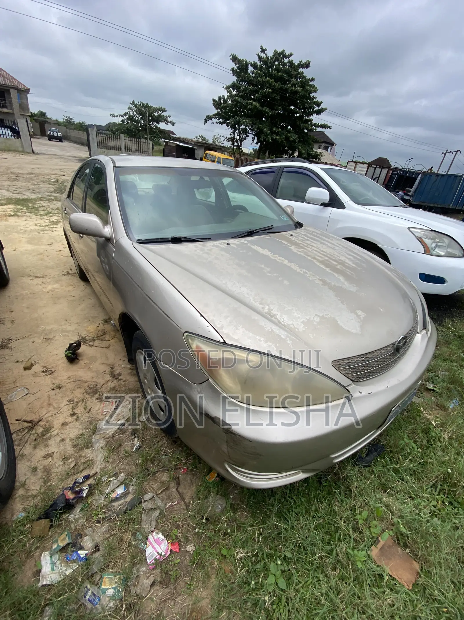 Toyota Camry SE V6 4dr Sedan (3.3L 6cyl 5A) 2004 Gold