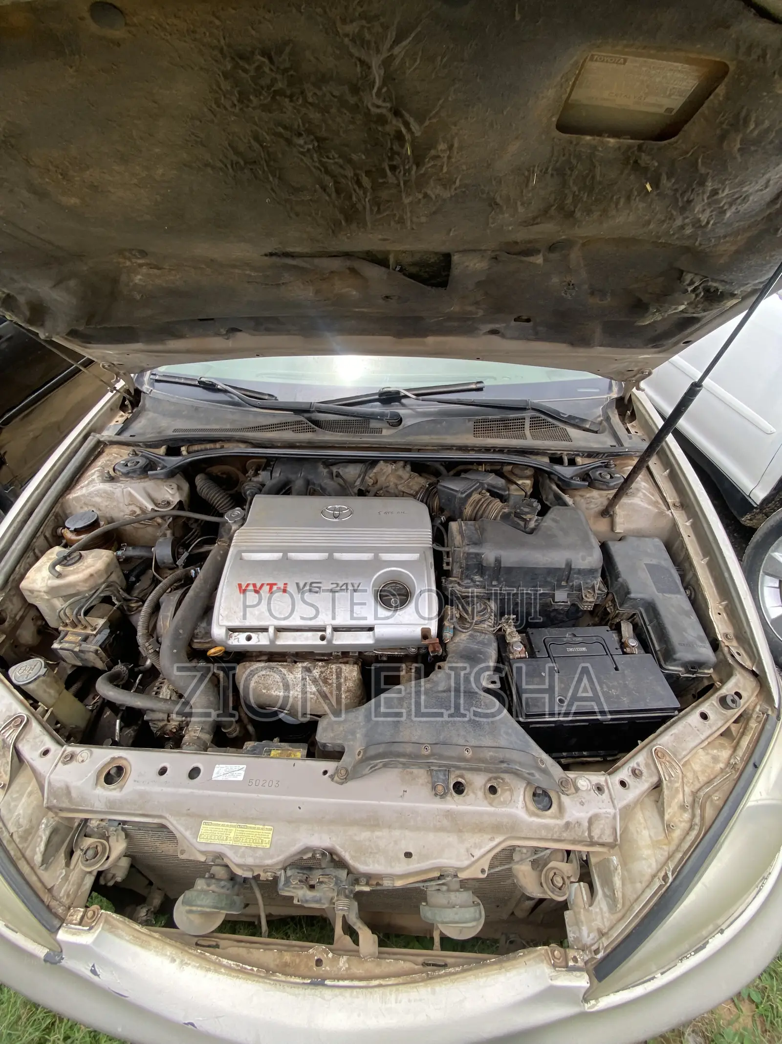 Toyota Camry SE V6 4dr Sedan (3.3L 6cyl 5A) 2004 Gold